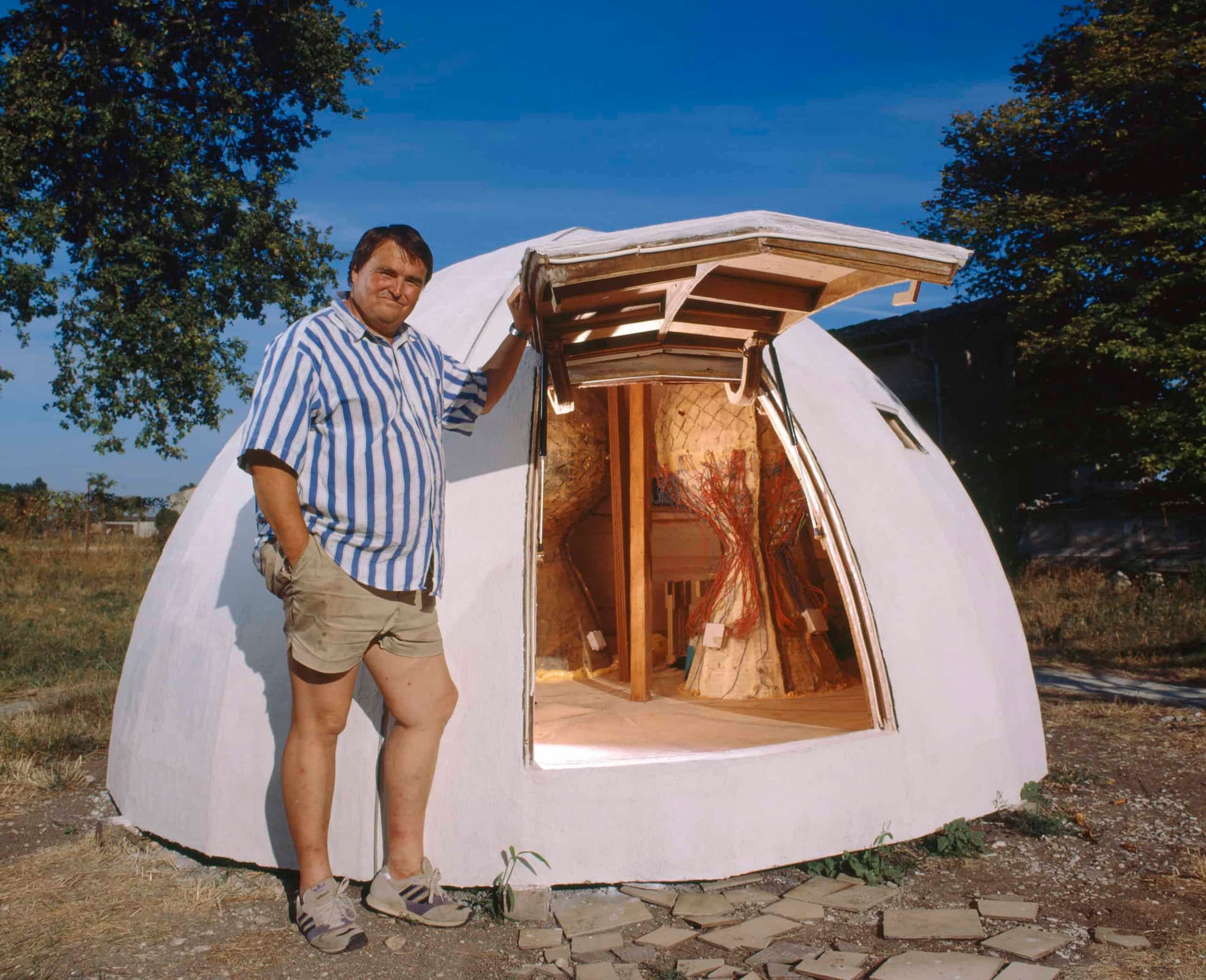 Yves Bosson, Jean-Claude Ladrat, Builder of Flying Saucers, 1993