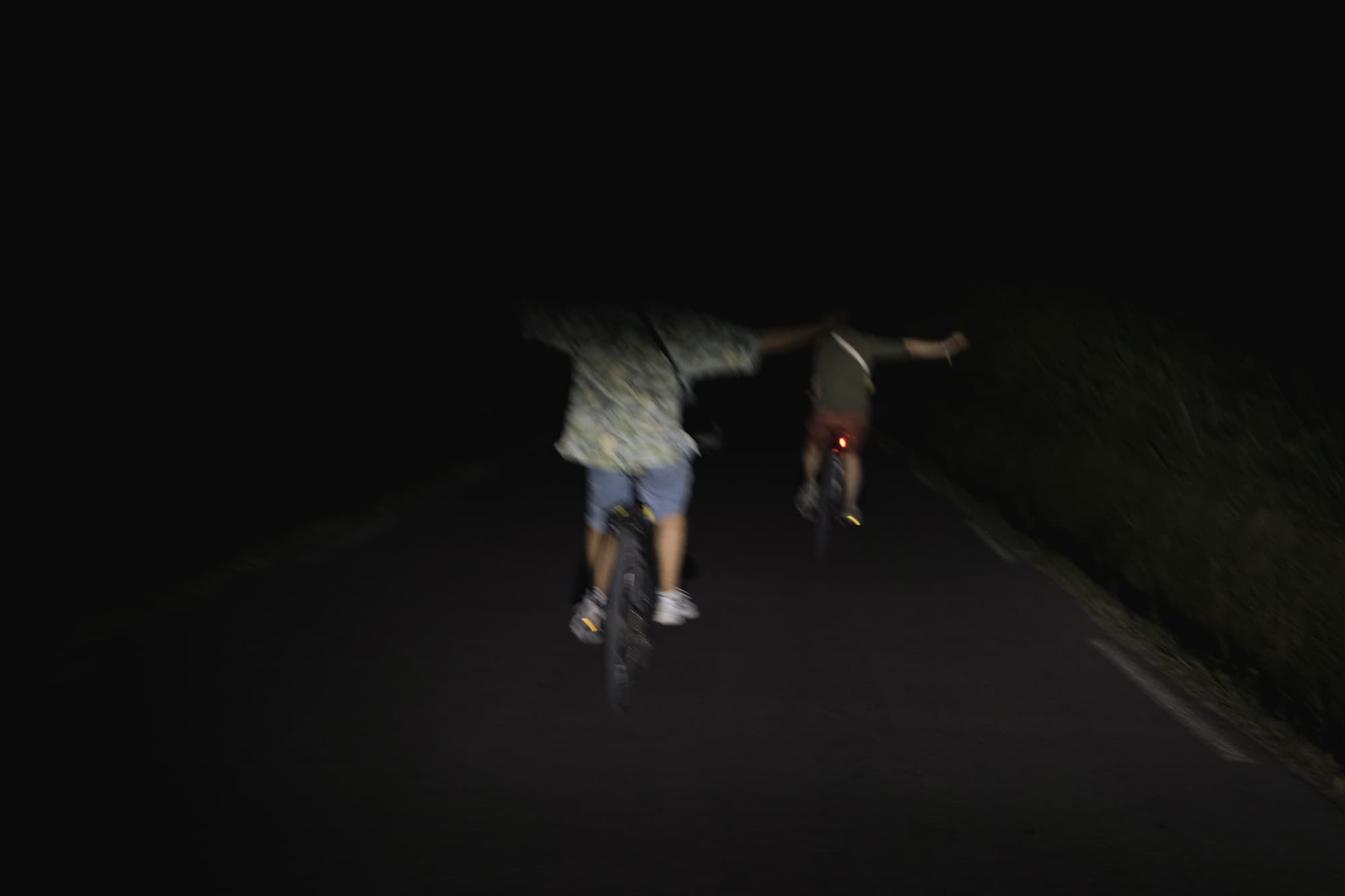 Yvan et Edouard dans la nuit noire